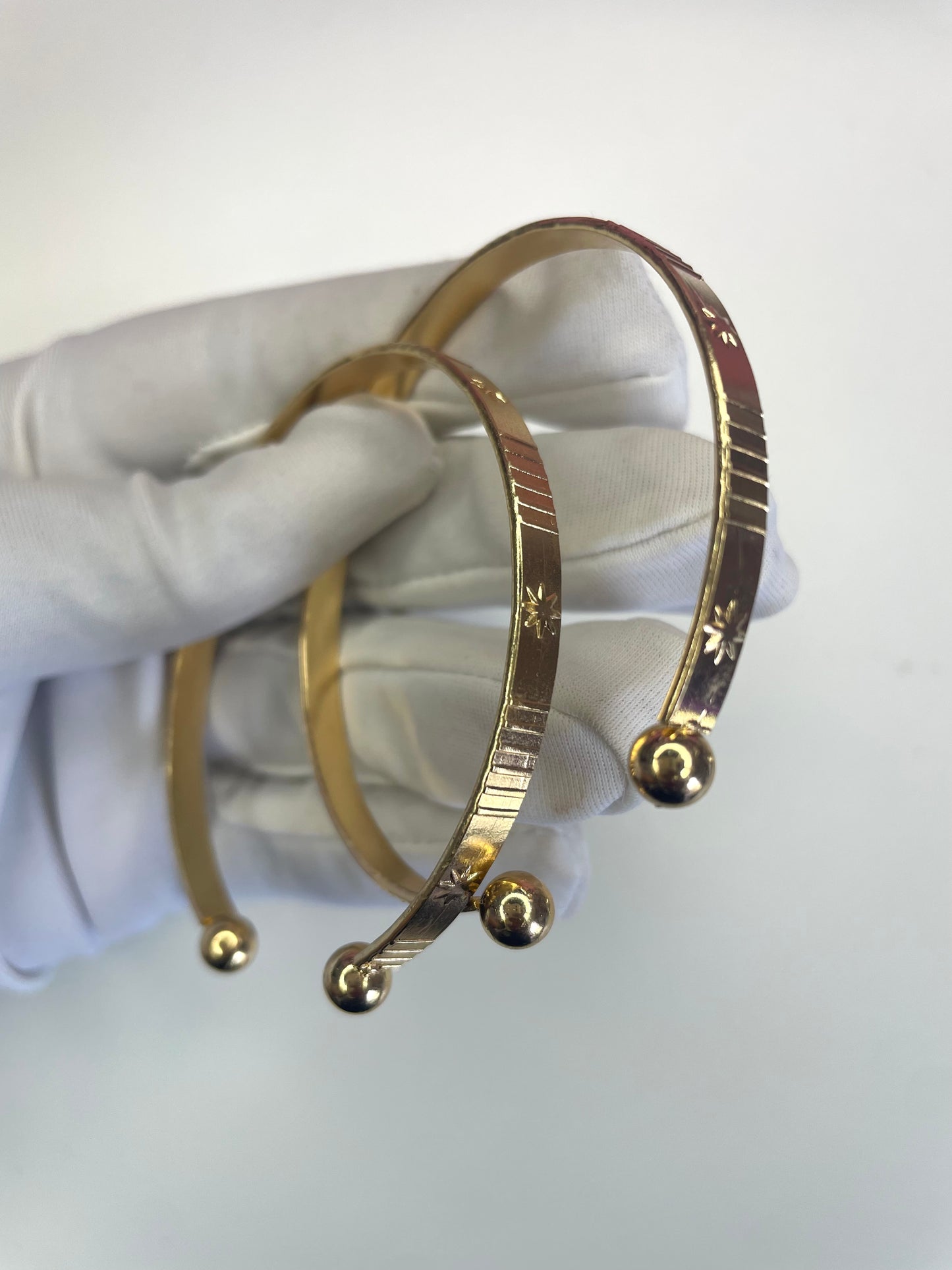 Gold northern star bangle (1 piece)