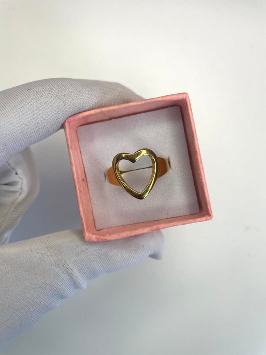 Gold heart cutout ring (adjustable)