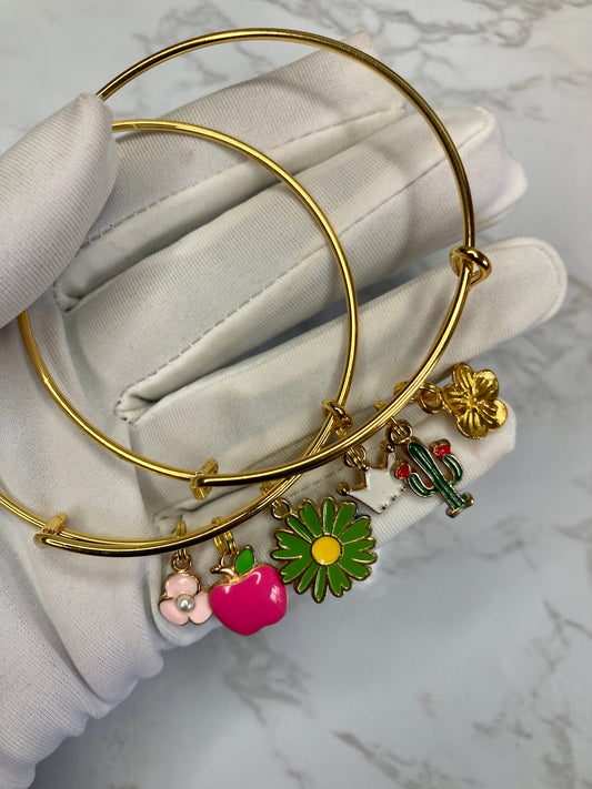 Random charmie bangle ( 1 piece )