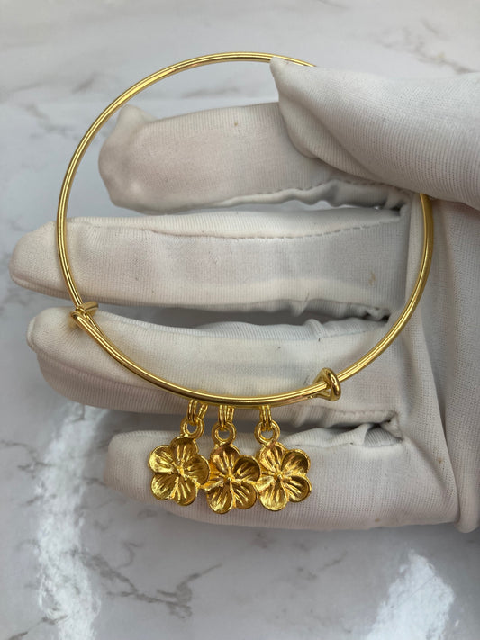 Gold flower bangle