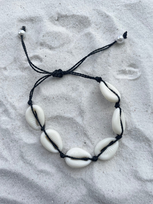 Cowrie seashell adjustable bracelet