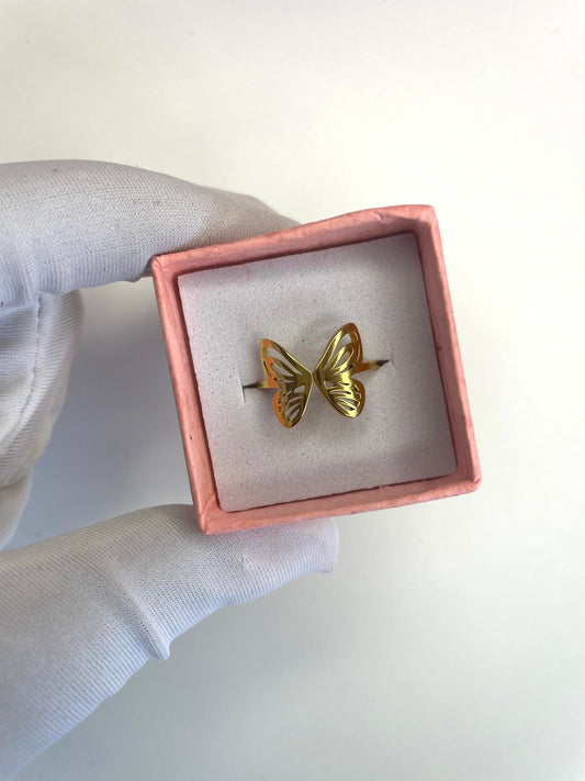 Gold fluttering butterfly ring (Adjustable)